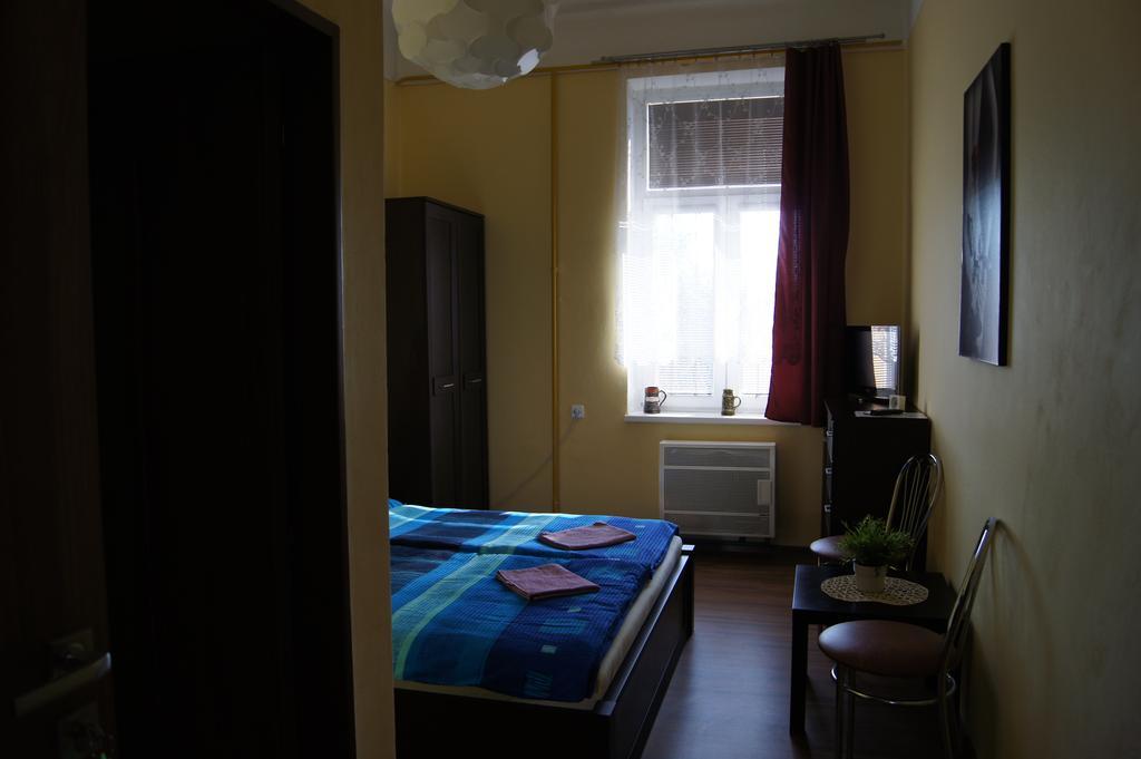 Penzion Modry Jelen Vidnava Habitación foto